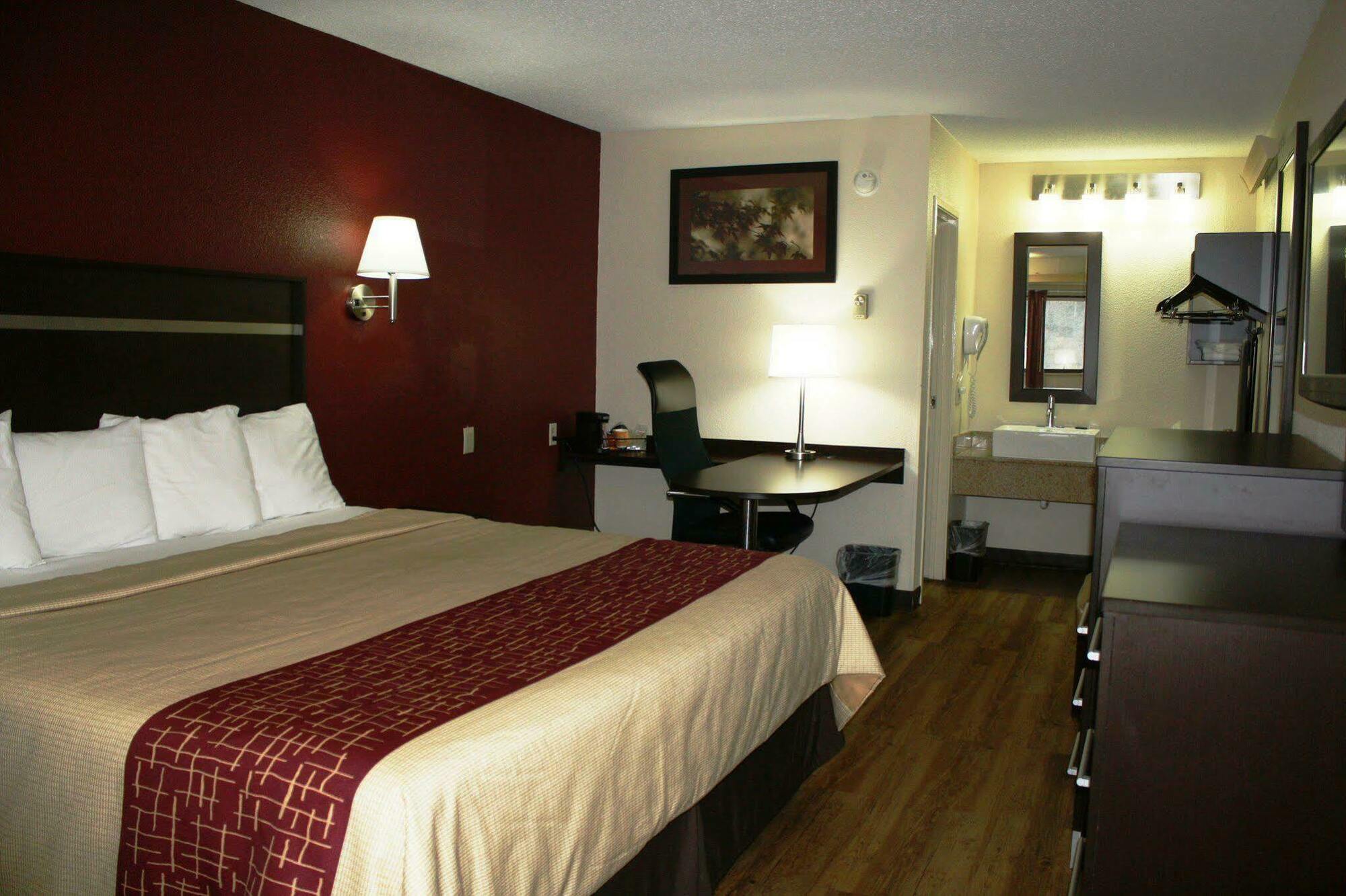 Red Roof Inn Plus+ Nashville Fairgrounds Ngoại thất bức ảnh