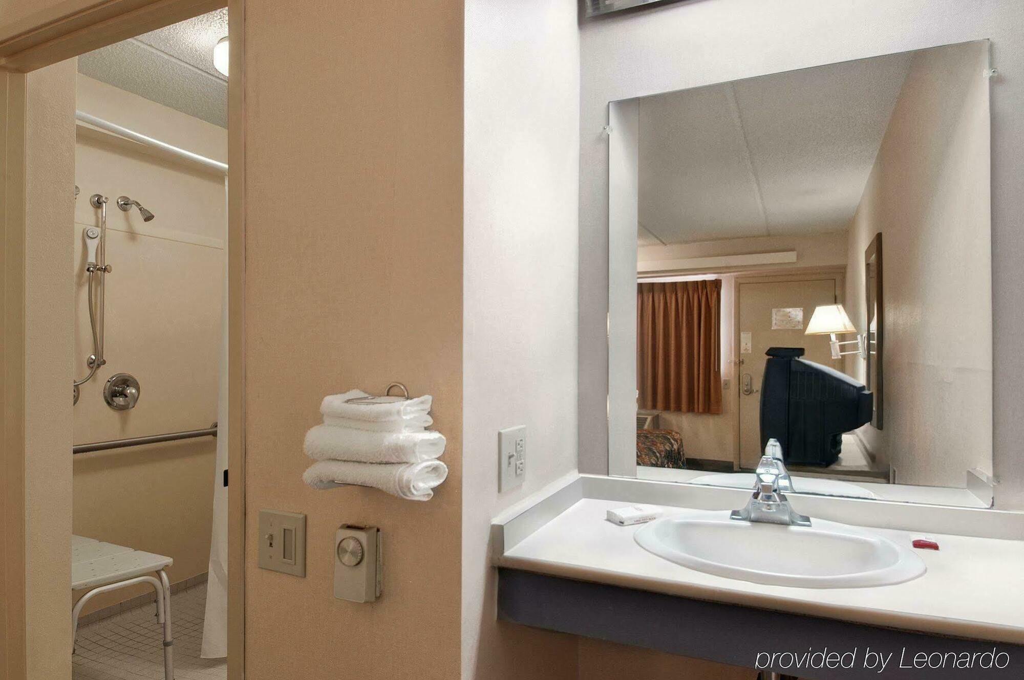 Red Roof Inn Plus+ Nashville Fairgrounds Phòng bức ảnh